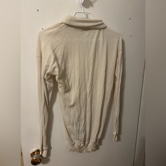 Wilfred Aritzia Light Knit Turtle Neck Sweater in Cream, Size Women’s XS - Picture 2 of 4